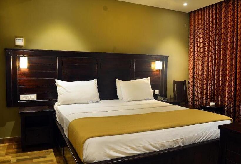 בית מלון כפרי Ranis Grand