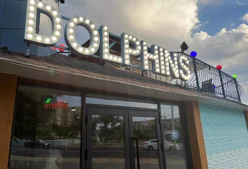 هتل Three Dolphins