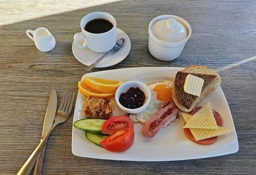 هتل Three Dolphins