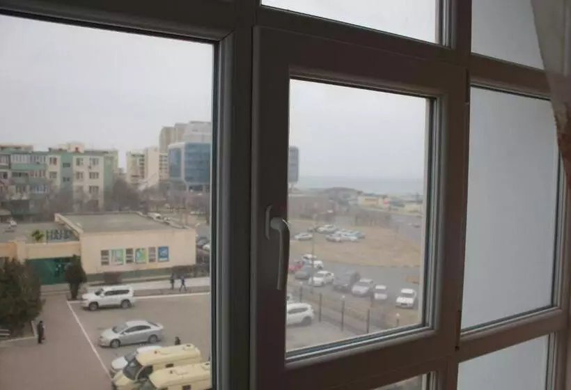 هتل Three Dolphins