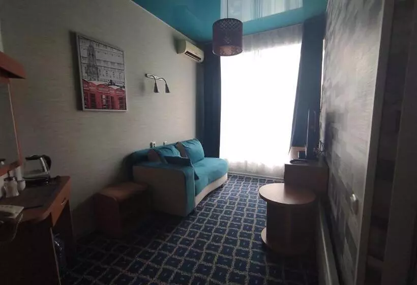 هتل Three Dolphins