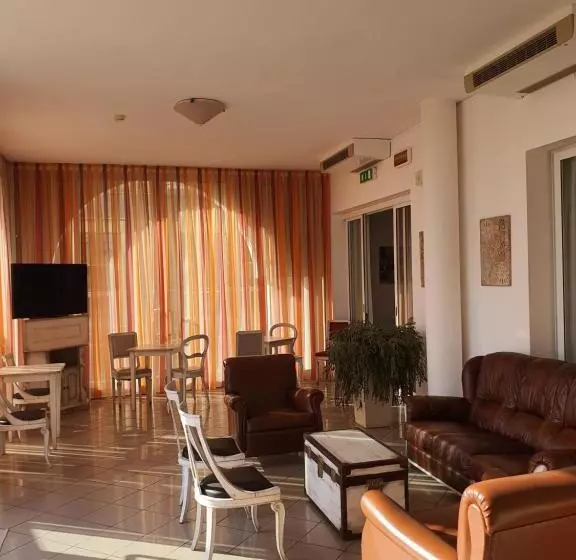 هتل Villa Esedra