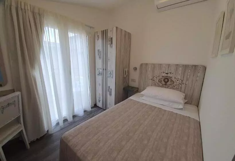 هتل Villa Esedra