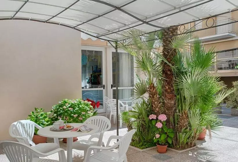 هتل Villa Esedra
