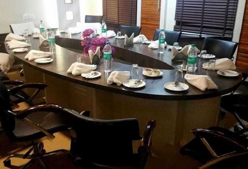 فندق على الطريق The Grand Utsav Motal Jaunpur