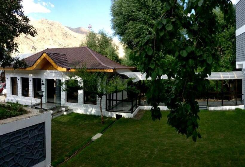 Resort The Kargil