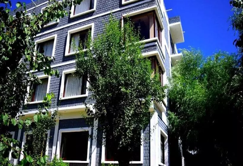 リゾートホテル The Kargil