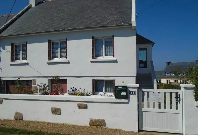 تختخواب و صبحانه Chez Annick