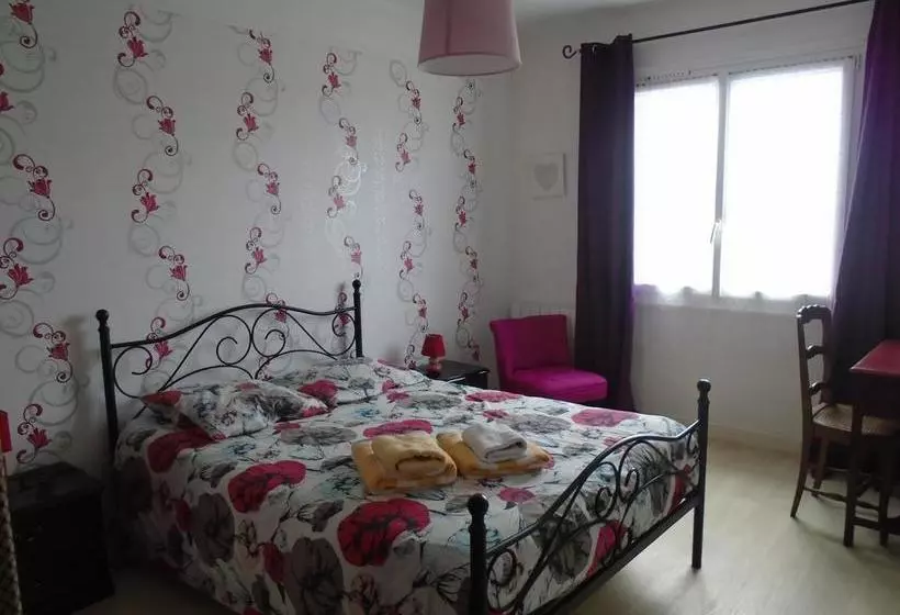 تختخواب و صبحانه Chez Annick