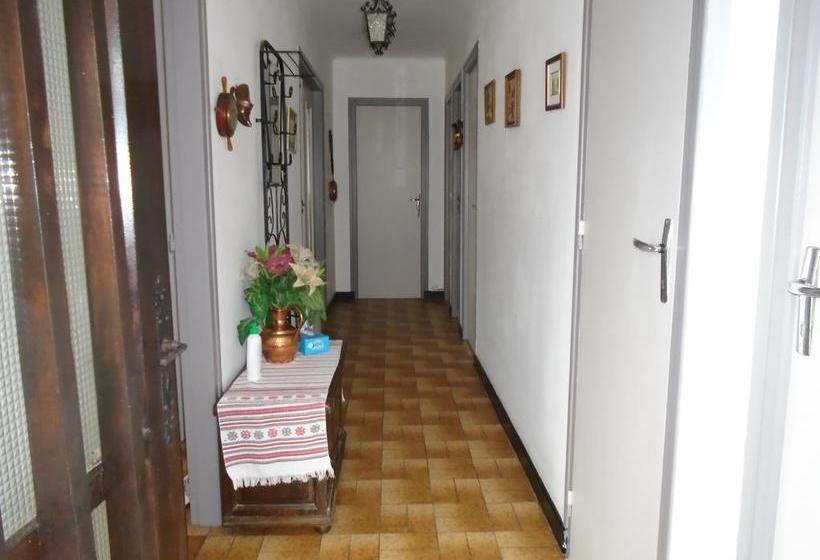 مبيت وإفطار Chez Annick