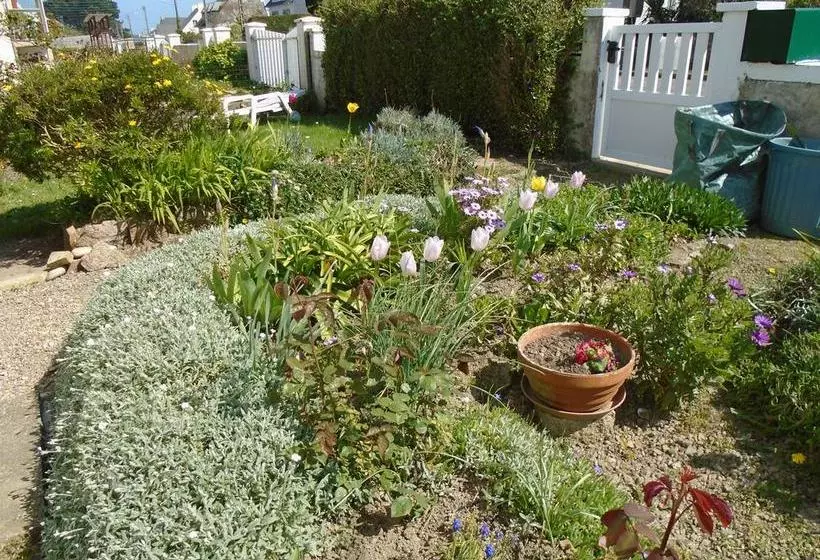 تختخواب و صبحانه Chez Annick