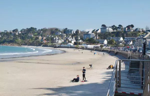 تختخواب و صبحانه Chez Annick