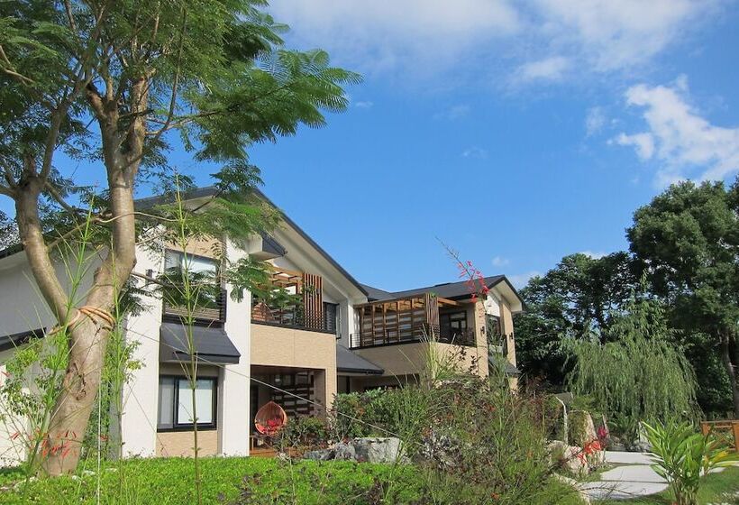 تختخواب و صبحانه Green Willow House