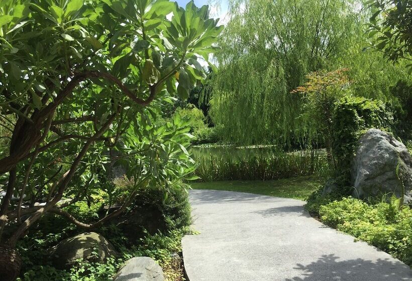 تختخواب و صبحانه Green Willow House