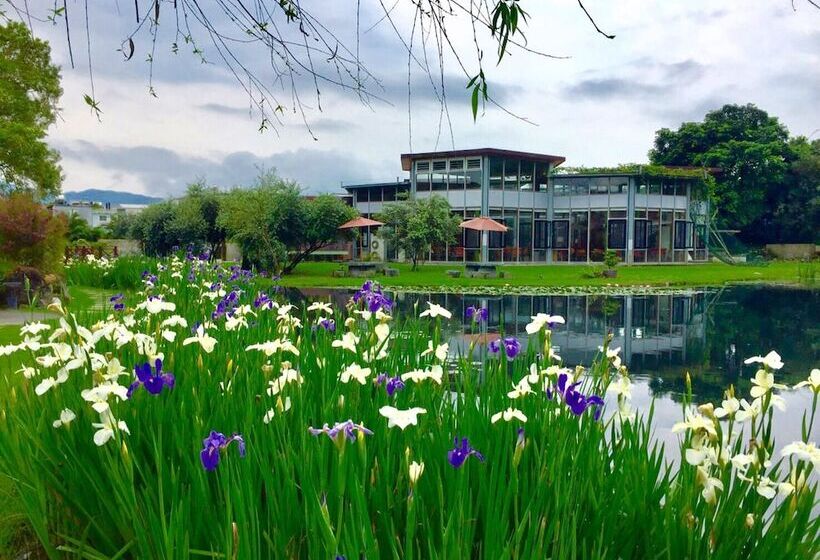 تختخواب و صبحانه Green Willow House