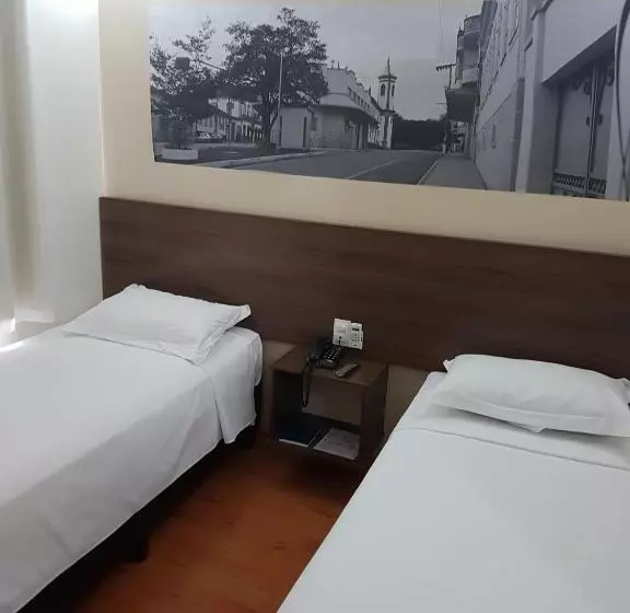 Hotelli 494 Oliveira Mg