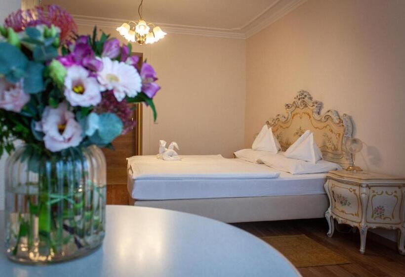 ホテル Steirerrast