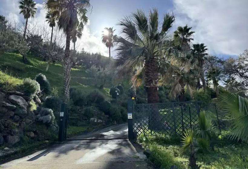 استراحتگاه Kalos Relais