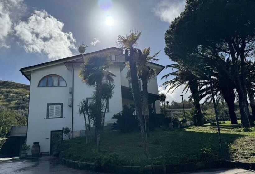 استراحتگاه Kalos Relais