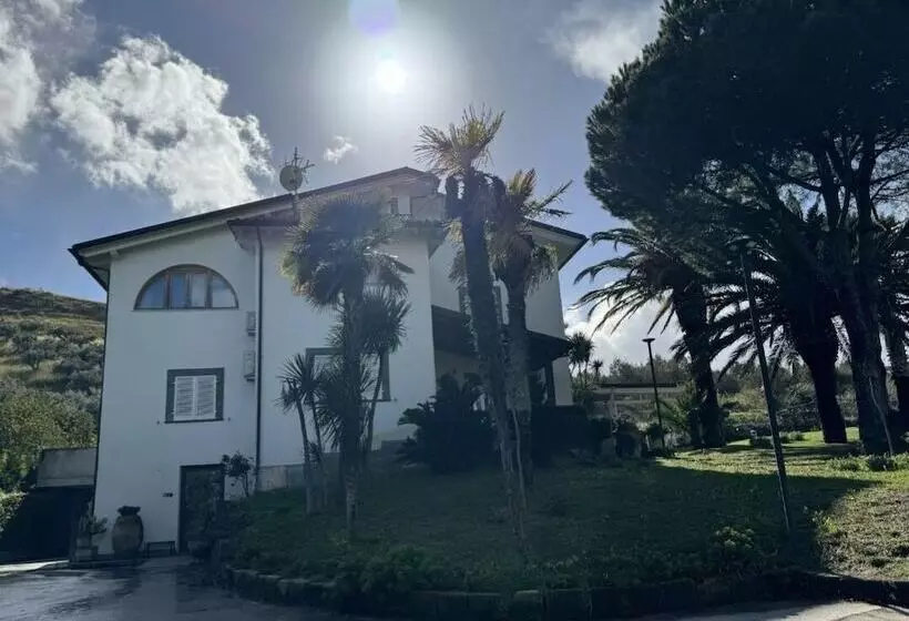 استراحتگاه Kalos Relais