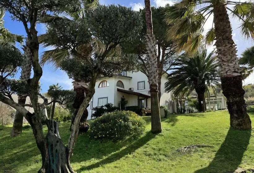 استراحتگاه Kalos Relais