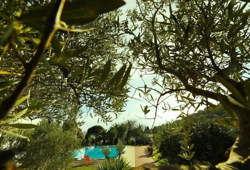 استراحتگاه Kalos Relais