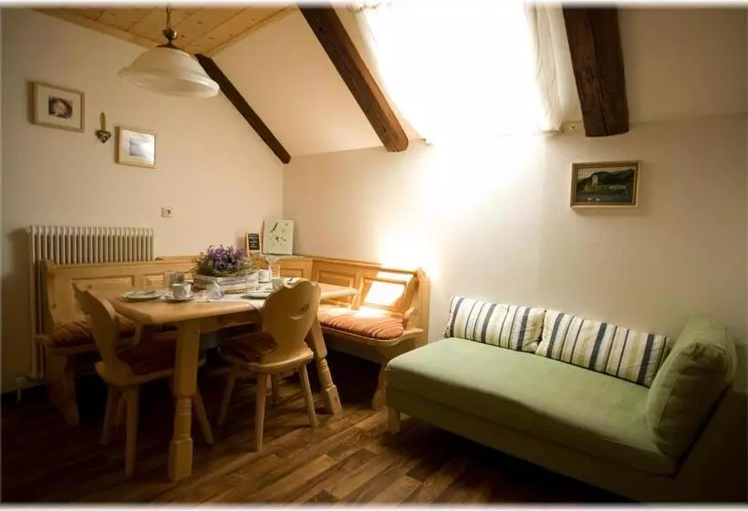 ベッドアンドブレックファースト Hauslhof