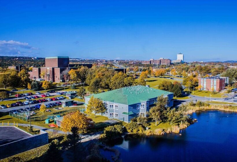 هتل Memorial University