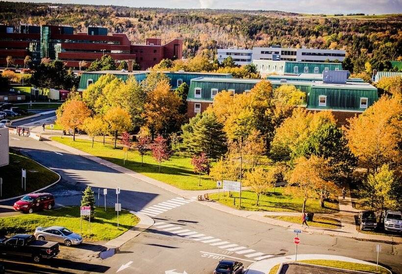 هتل Memorial University