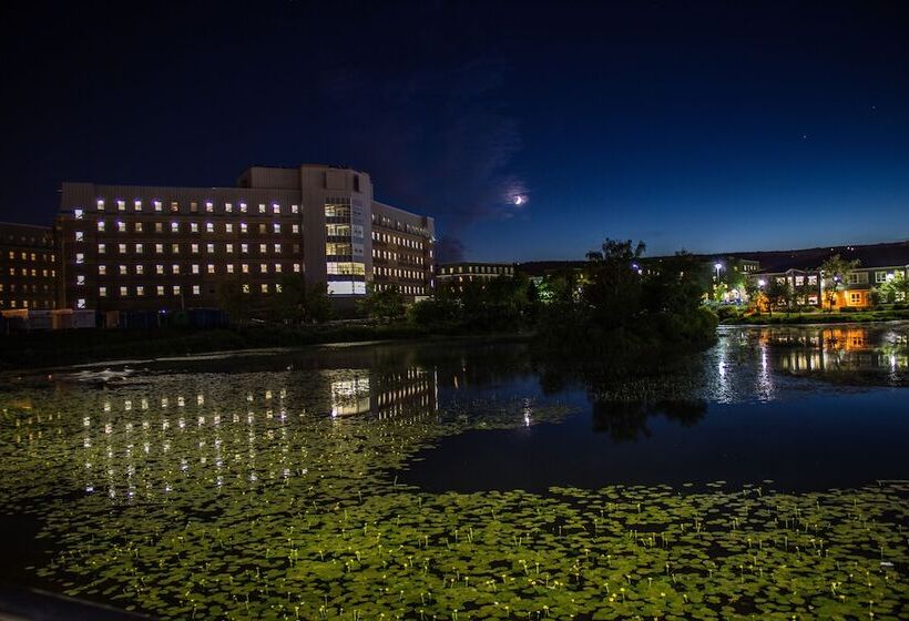 هتل Memorial University