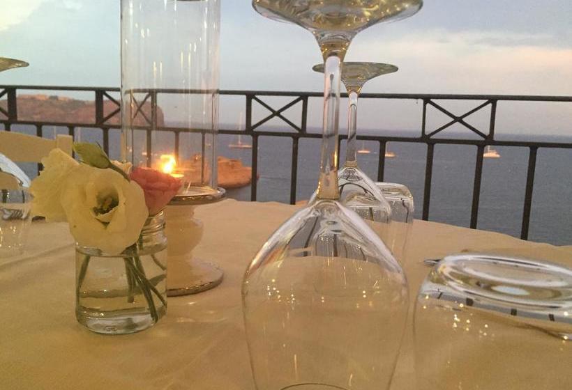 ホテル Mezzatorre