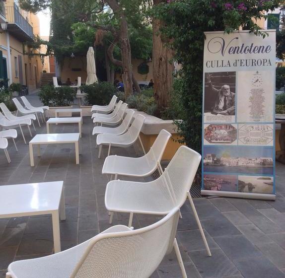 ホテル Mezzatorre