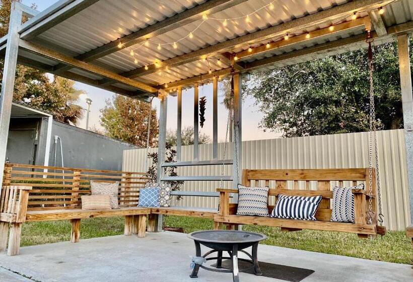 מוטל Island Suites Hobby Airport