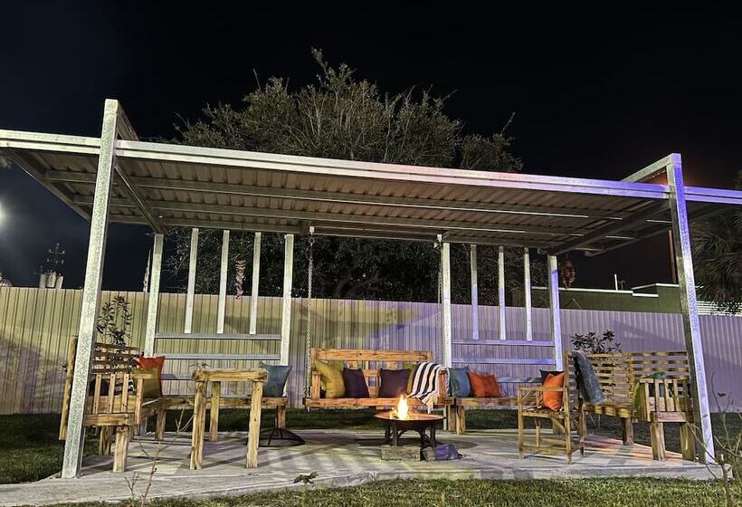 מוטל Island Suites Hobby Airport