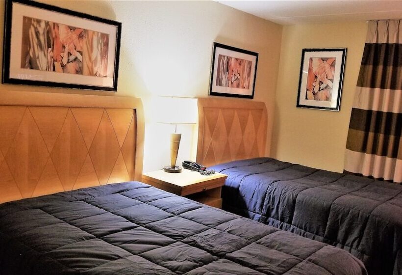 فندق على الطريق Madison Inn And Suites