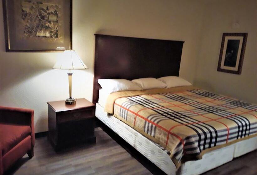 فندق على الطريق Madison Inn And Suites