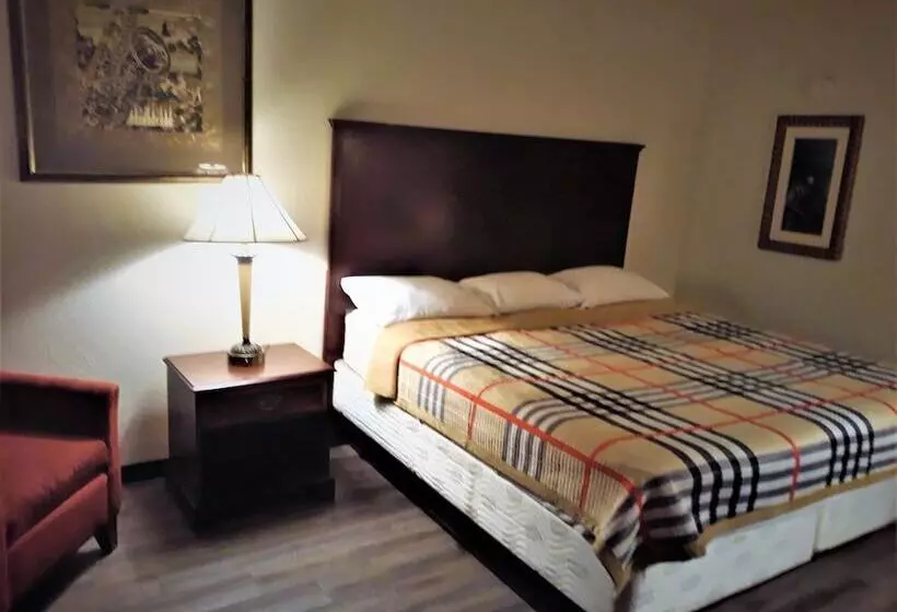 モーテル Madison Inn And Suites