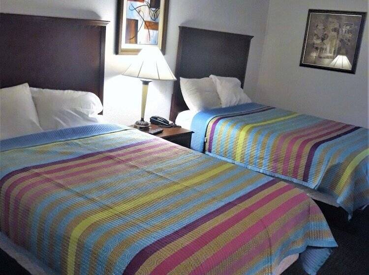 فندق على الطريق Madison Inn And Suites