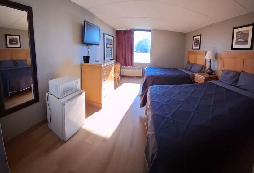 فندق على الطريق Madison Inn And Suites