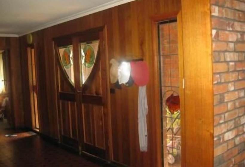 汽车旅馆 The View On Grossmans