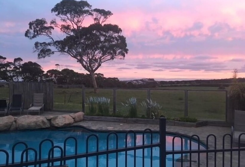 汽车旅馆 The View On Grossmans