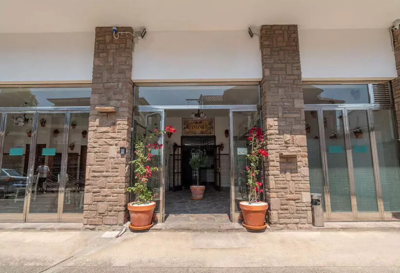 Hotelli Alojamientos Valdecilla 3000