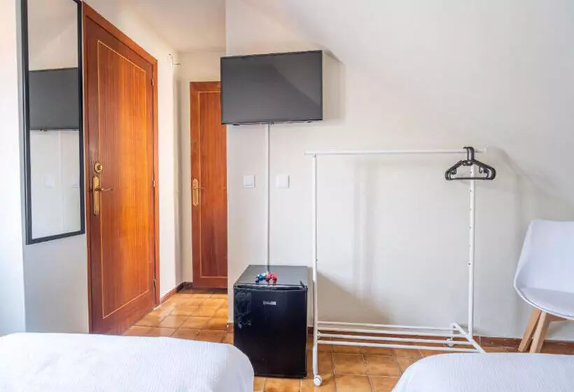 Hotelli Alojamientos Valdecilla 3000