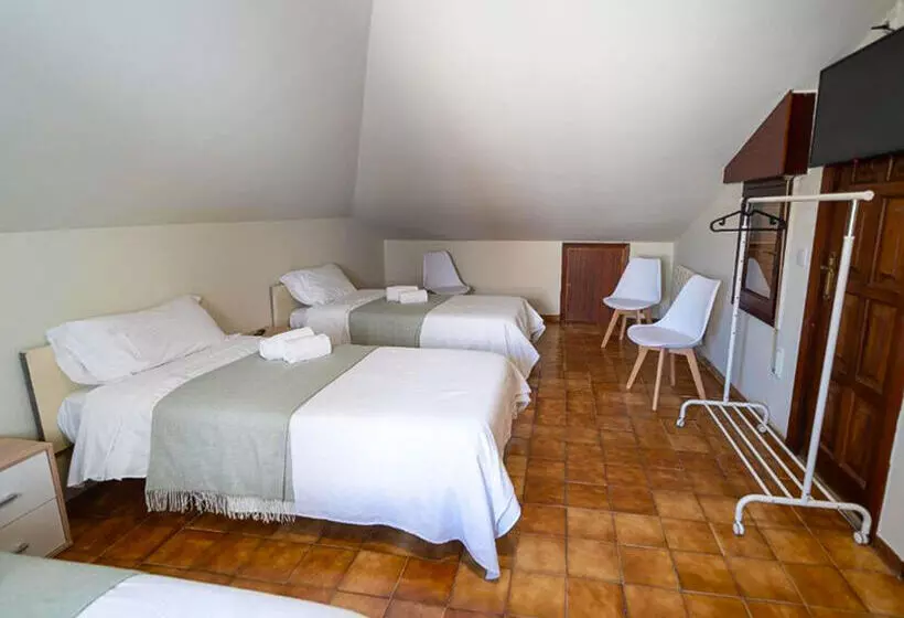 Hotelli Alojamientos Valdecilla 3000