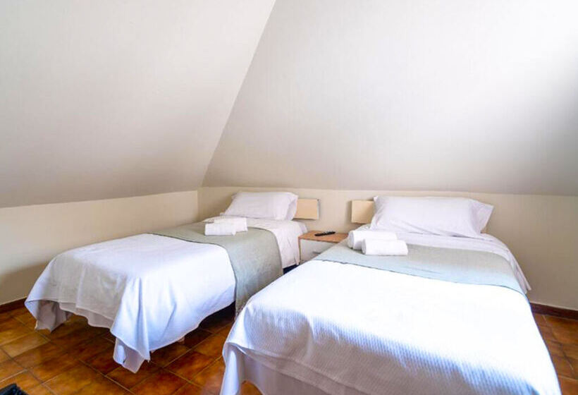 هتل Alojamientos Valdecilla 3000