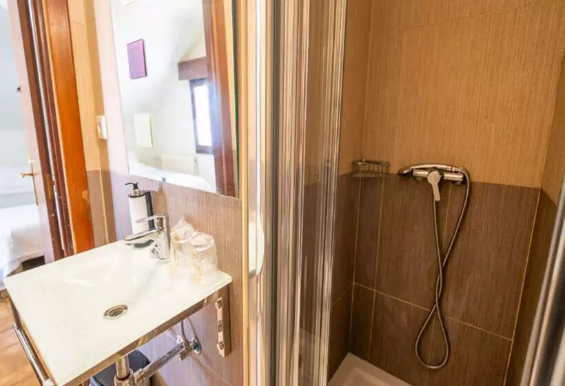 Hotelli Alojamientos Valdecilla 3000