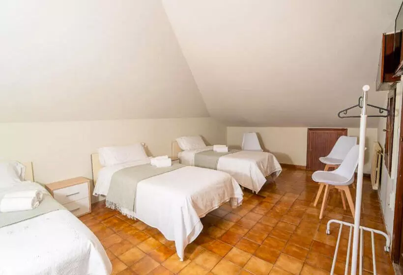 Hotelli Alojamientos Valdecilla 3000