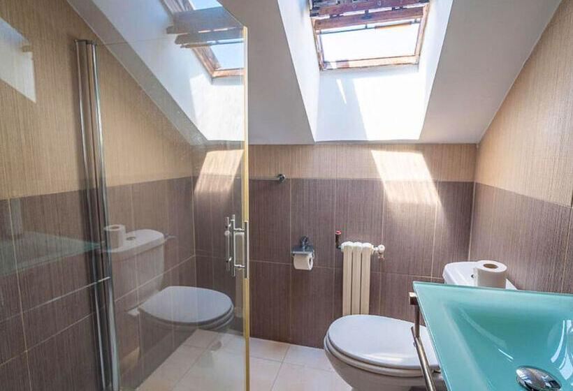 هتل Alojamientos Valdecilla 3000