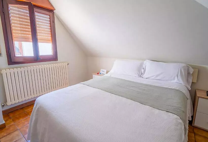 Hotelli Alojamientos Valdecilla 3000