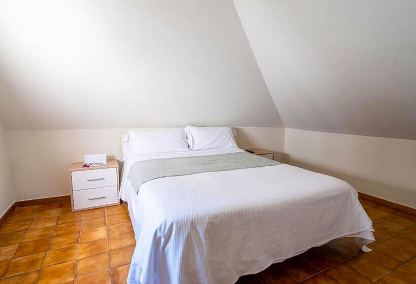 هتل Alojamientos Valdecilla 3000